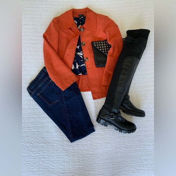 VINTAGE ULTRASUEDE LIGHT JACKET IN BRIGHT CORAL / LINED / POCKETS / BUTTONS - Picture 2 of 7